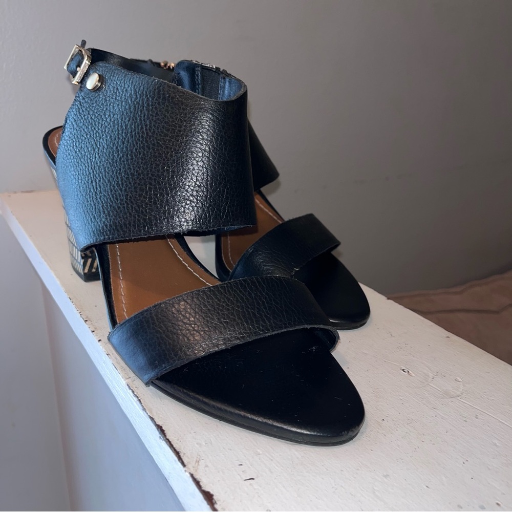 Ateliers Leather Sandals with Patterned Block Heel Sandals - Picture 4 of 10